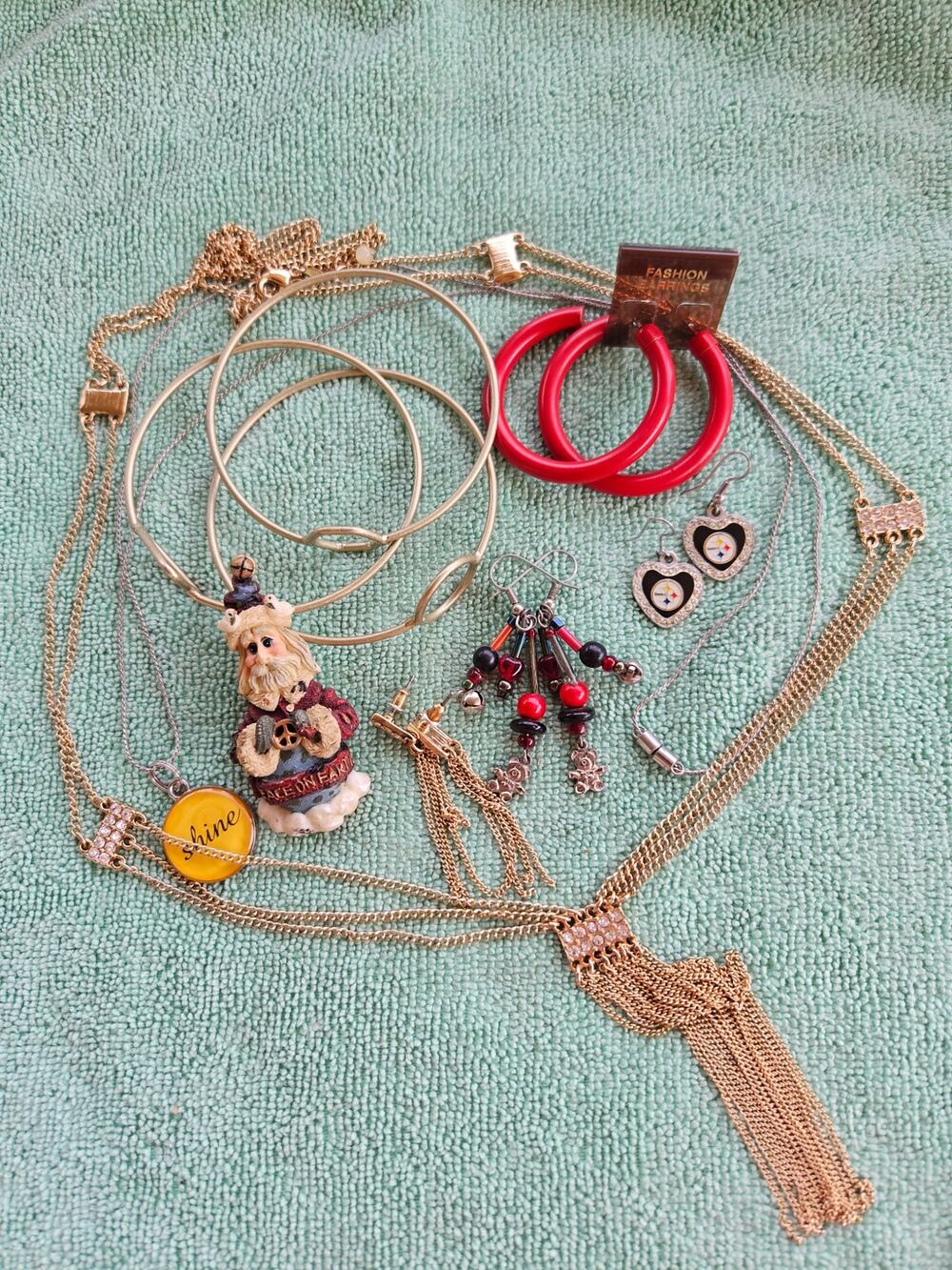 Holiday and giftable jewelry pieces